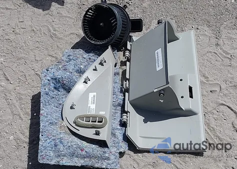 2014 Chrysler Town & Country Touring z USA, uszkodzony, nr VIN 2C4RC1BG0ER454924